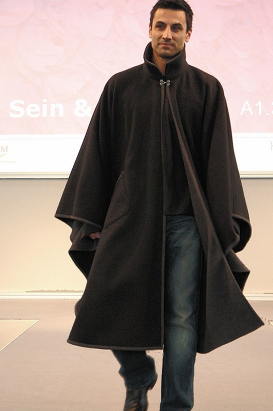 Doubleface Cape mit Stehkragen